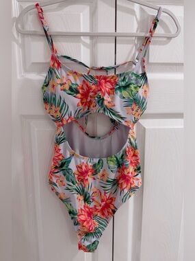 Endless Sun - Floral Tropical One-Piece Swimsuit with cutout